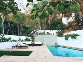 Modern Hollywood Hills Home-Pool,Sauna,5*location